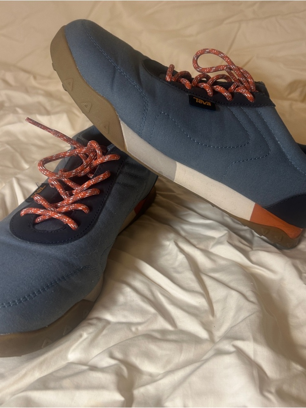 Teva Women’s Wyldland sneakers Blue Navy & Orange size 8.5
